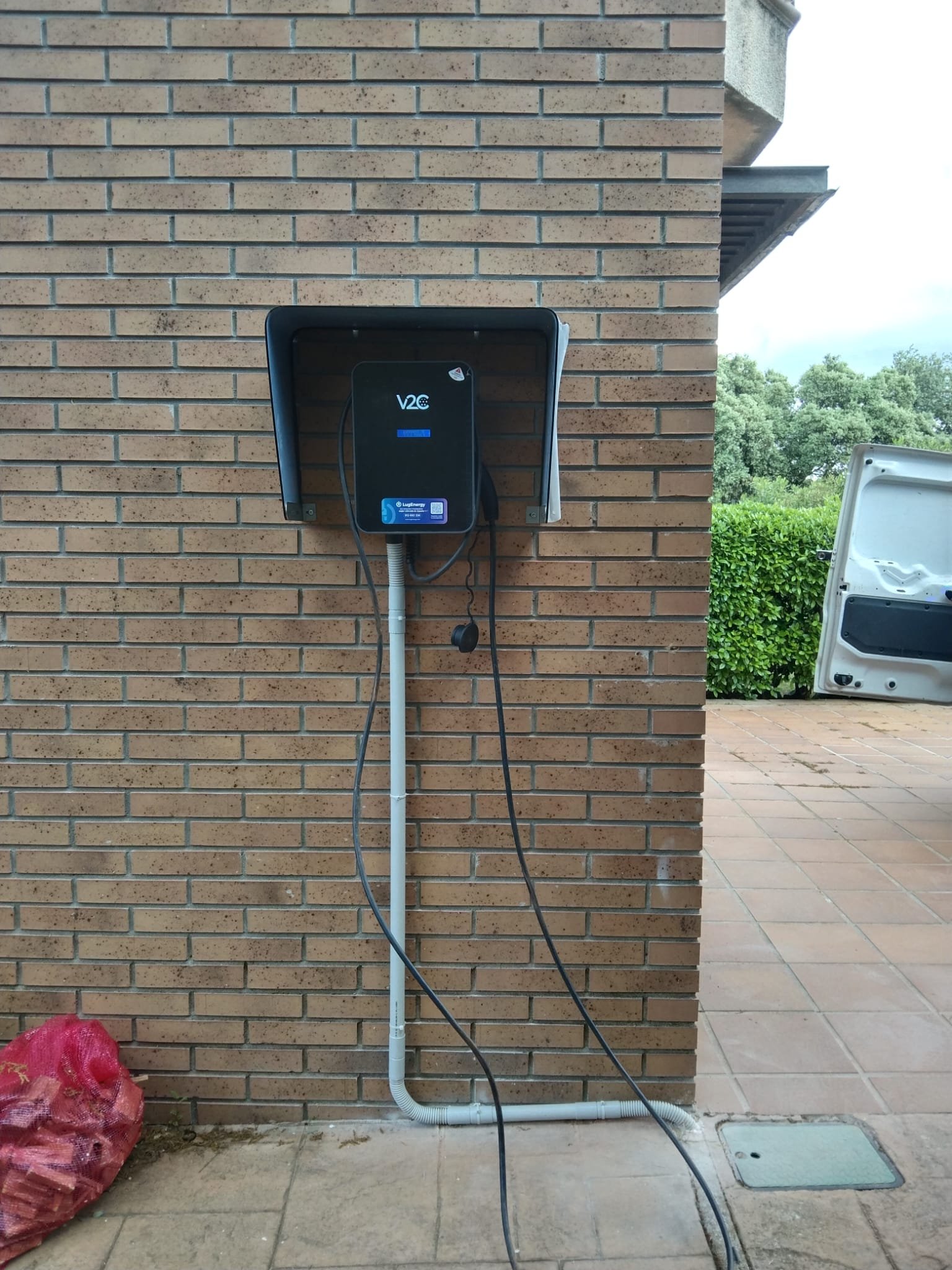 Instalación de cargador V2C en vivienda unifamiliar